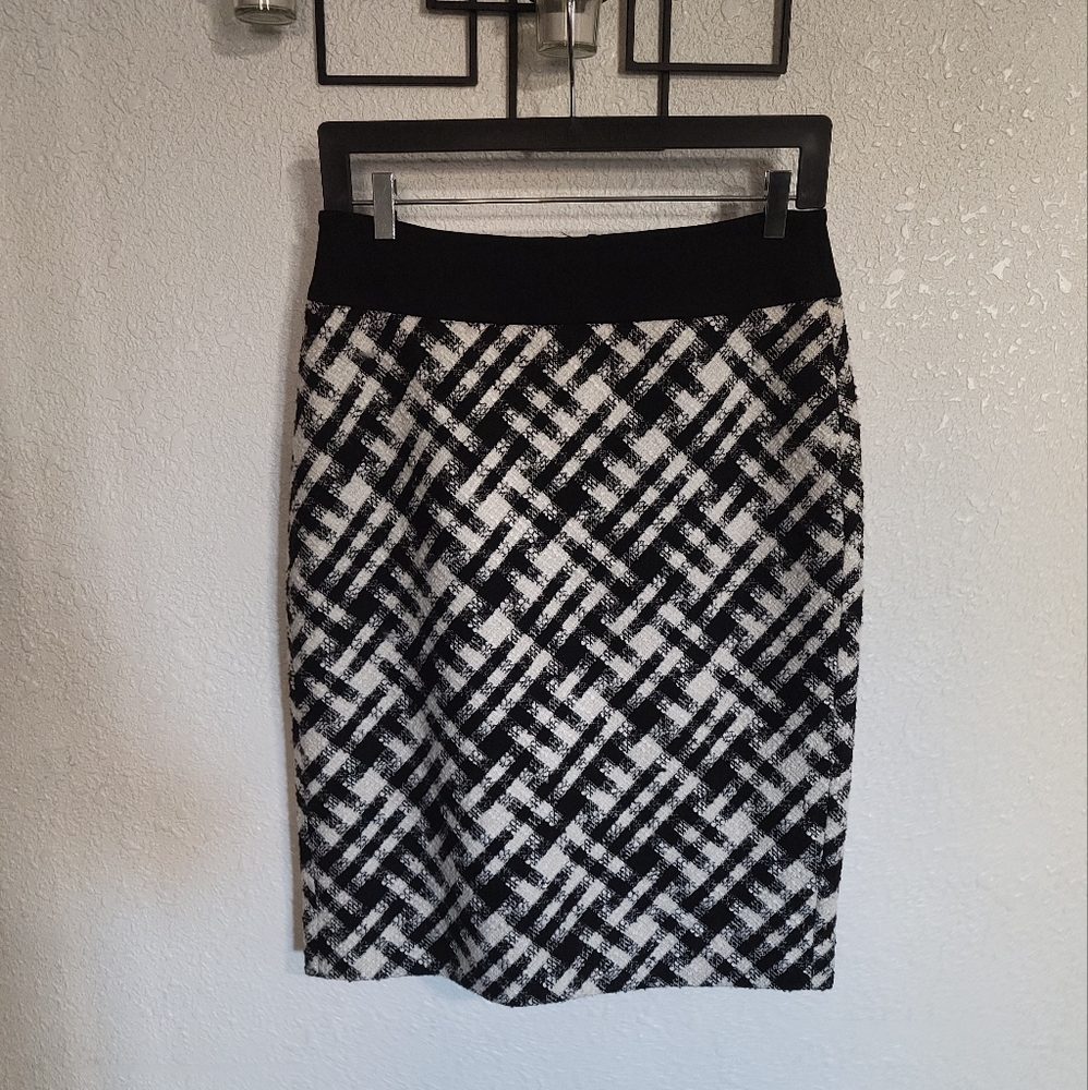 WHBM black and white suit skirt